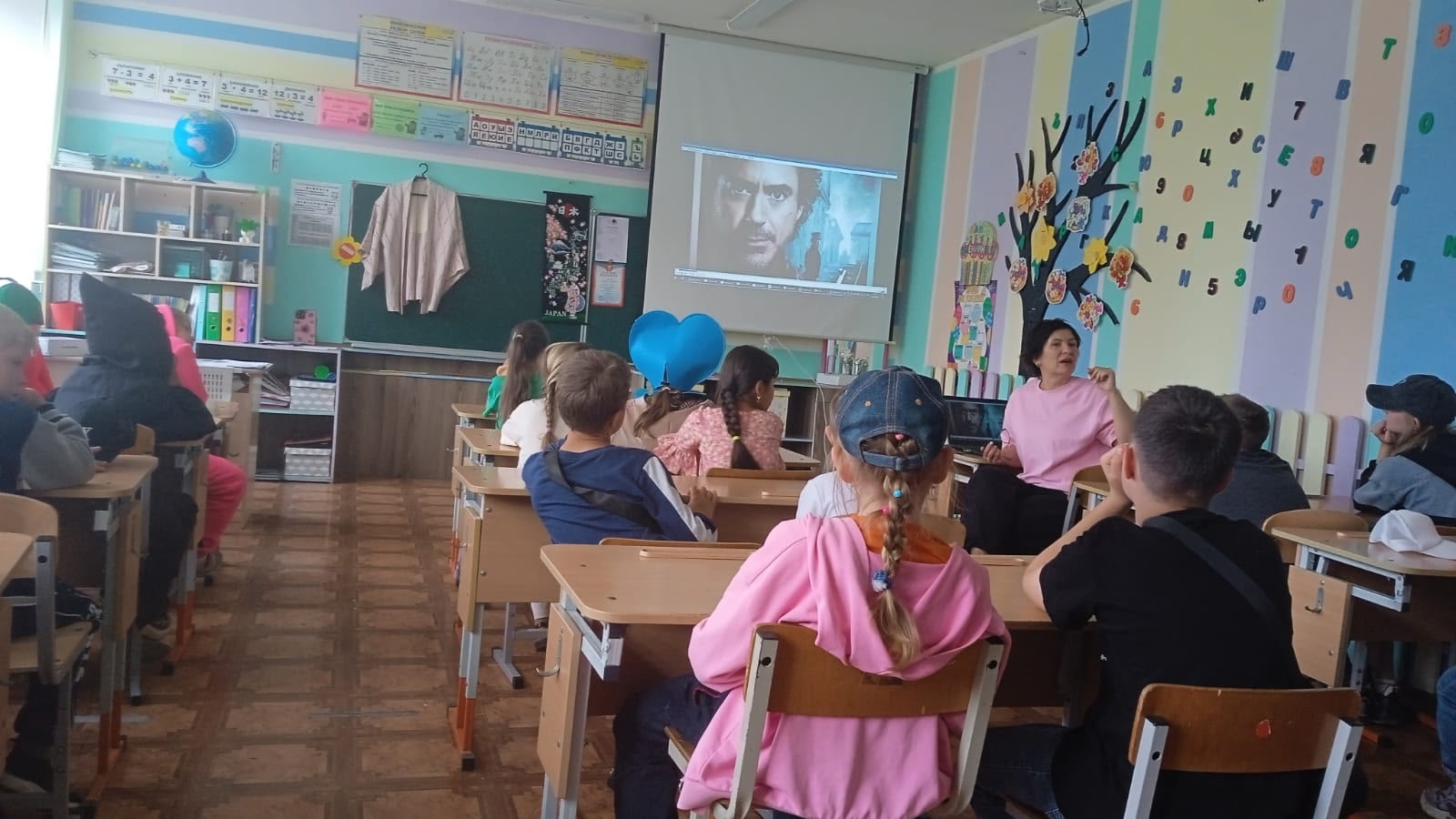 ДЕНЬ ПУТЕШЕСТВИЙ ПО СТРАНАМ И КОНТИНЕНТАМ..
